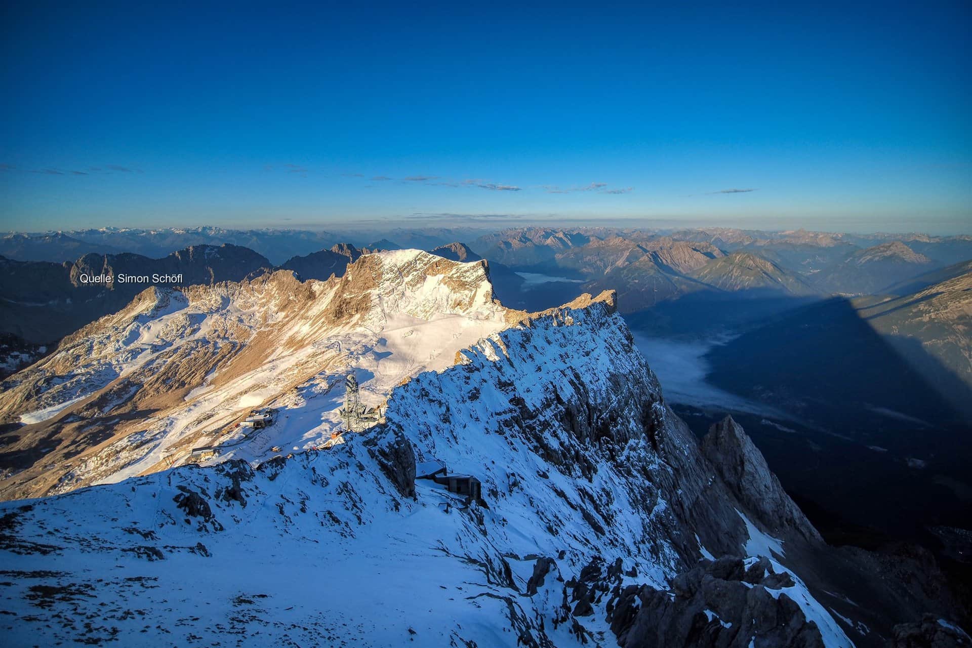 Erster Schnee in den Alpen: Zugspitze meldet 10 Zentimeter