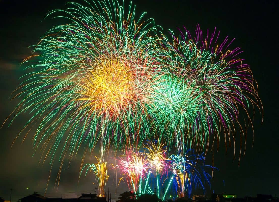 Rhein in Flammen bei bestem Wetter