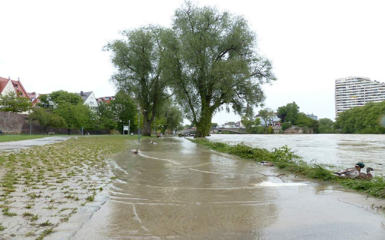 Nach ergiebigen Regen schnellen die Pegel in die Höhe