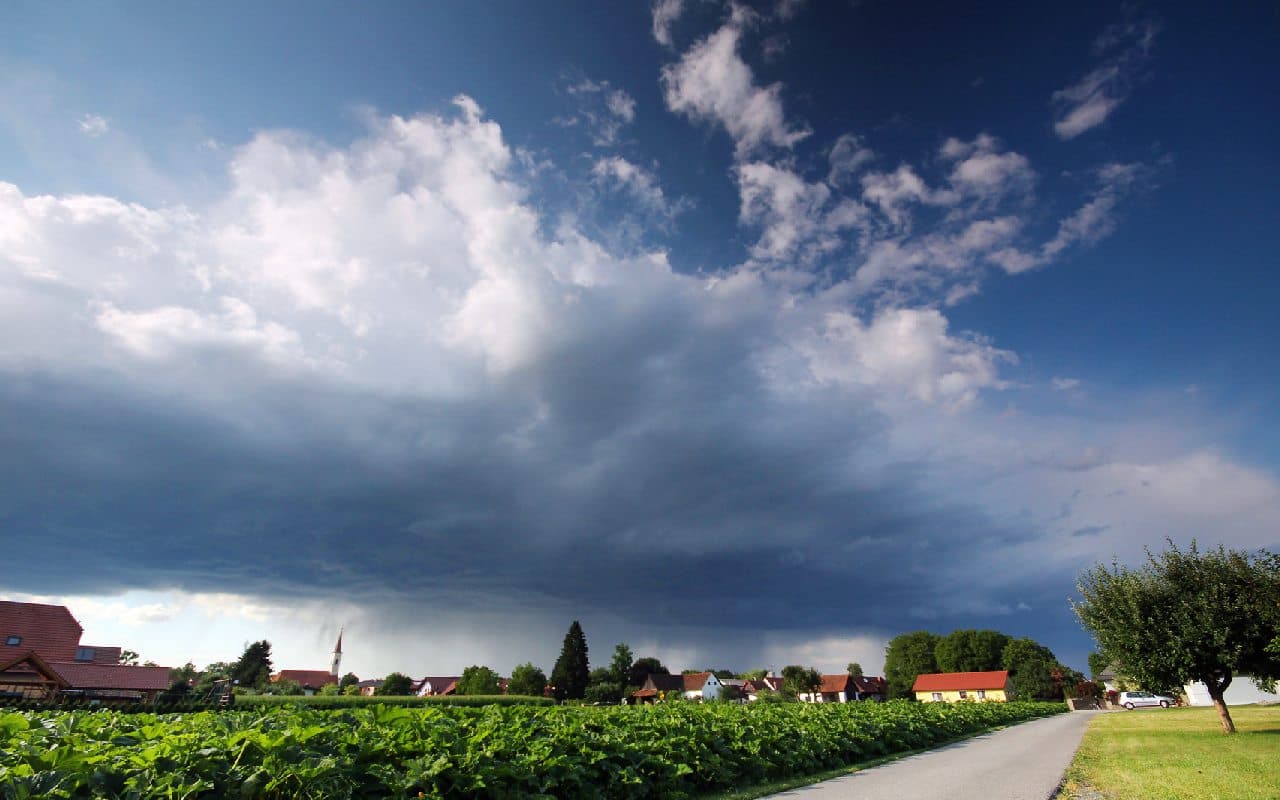 Meist freundlicher Wetterausklang, aus Nordwesten neue Regenfälle
