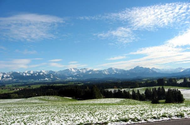 Schneefallgrenze sinkt – Flocken bis auf 600 Meter Höhe