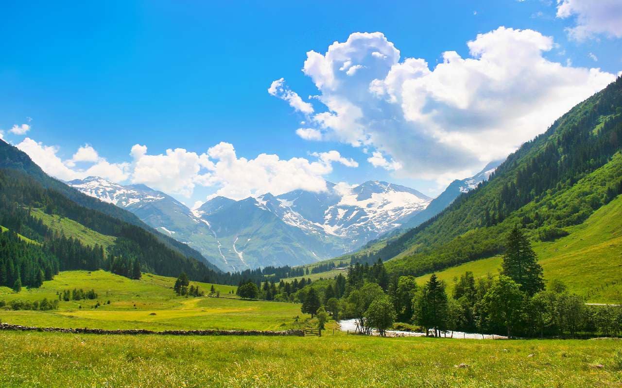 Freundlich, aber einzelne Schauer über dem Bergland
