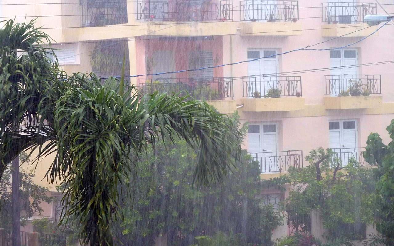 Alpensüdseite im Unwetter-Visier: Starkregen, Starkschneefälle, Tornados und Sturm