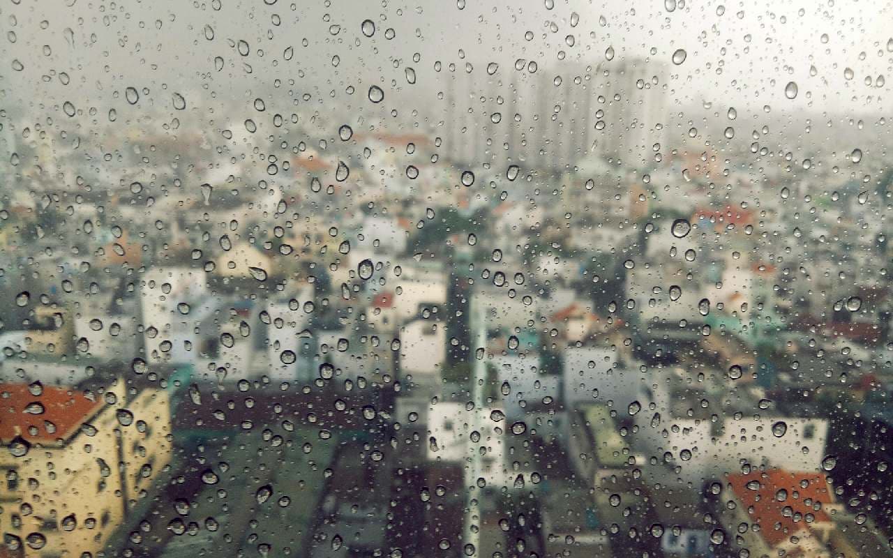Oft bewölkt und gebietsweise Regen
