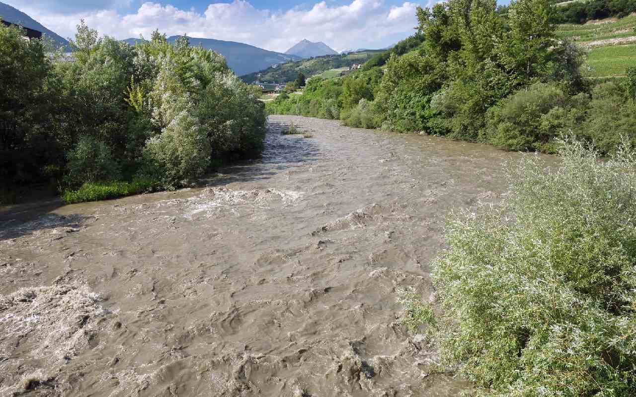 Unwetter mit Hochwasser reißt in Süditalien 11 Menschen in den Tod
