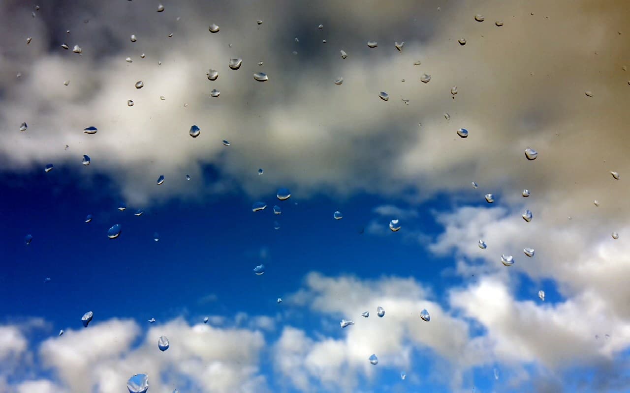 Bewölkt mit etwas Regen, im Südwesten freundlich