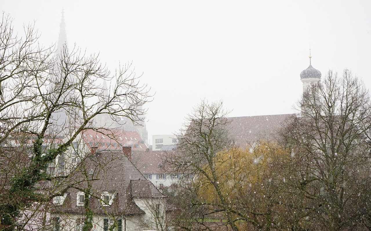 Im Osten aufkommende Schnee- und Regenfälle