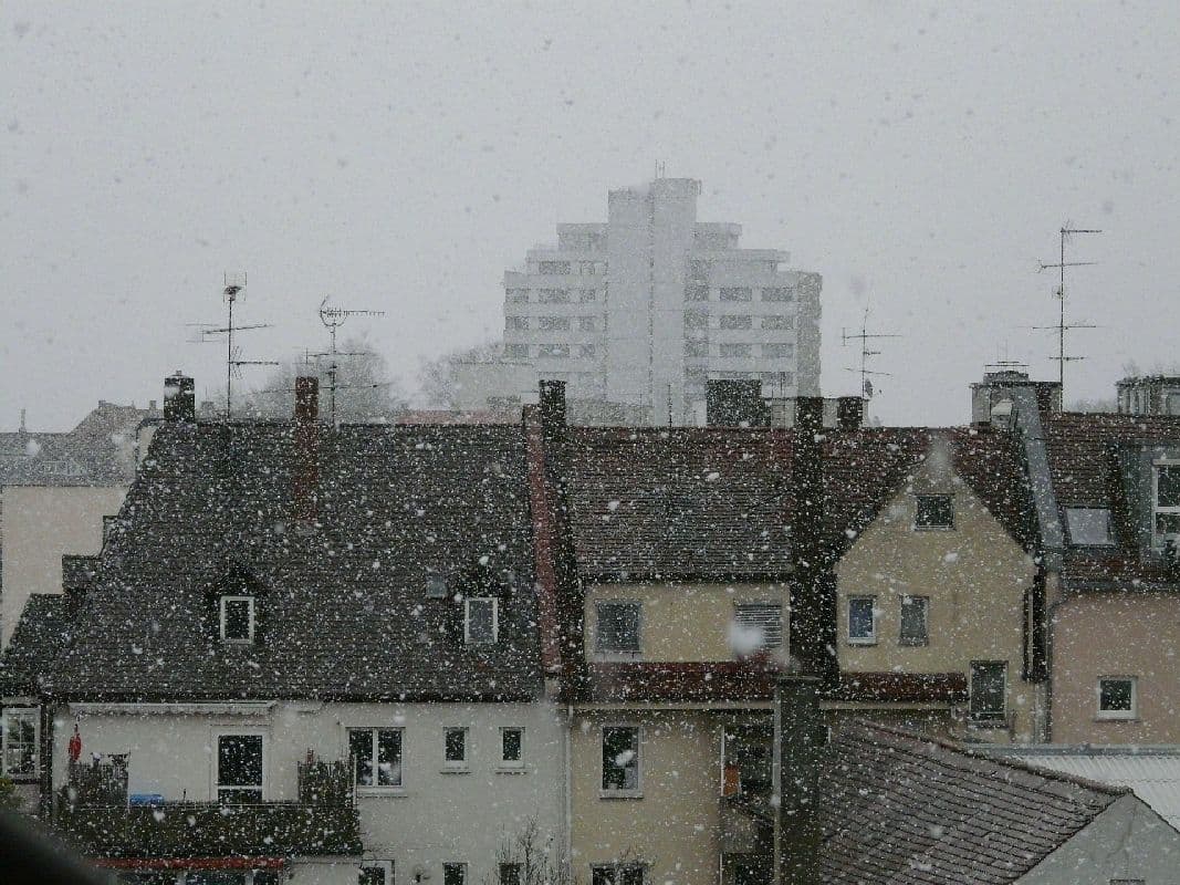 Spätwinterlicher Tag mit Glättegefahr