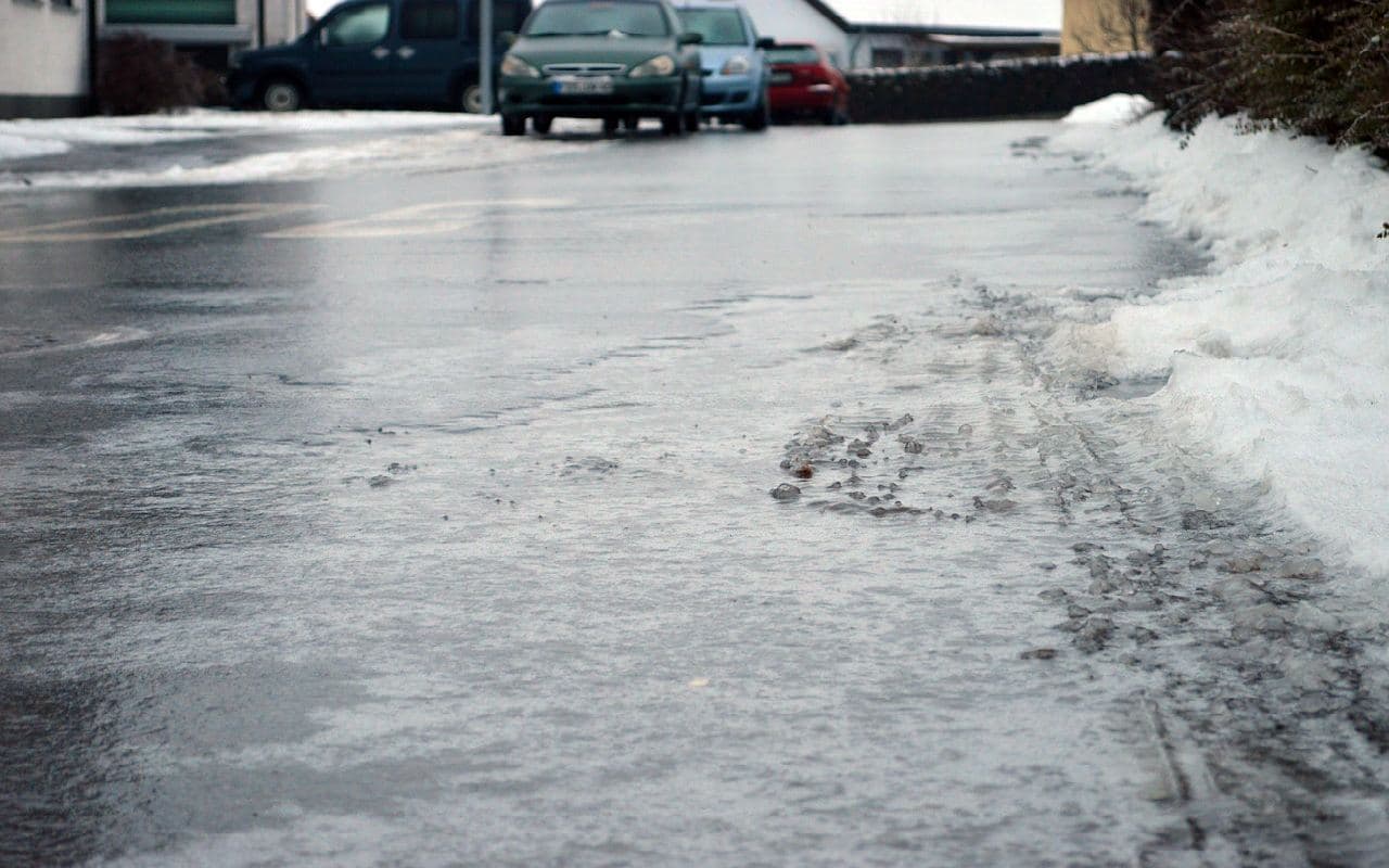 Glättegefahr durch Schnee und gefrierenden Regen