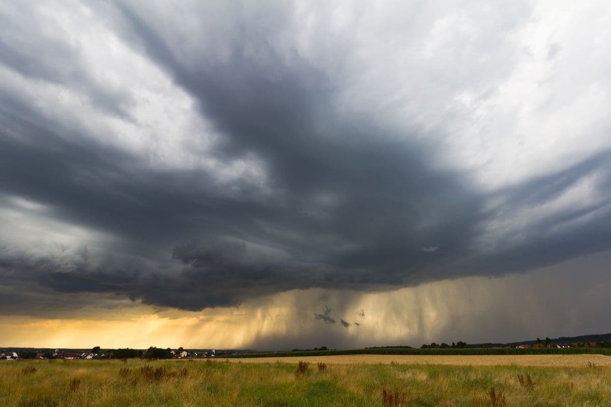 Deutschland ächzt unter der Hitzeglocke - gefährliche Gewitter-Mischung