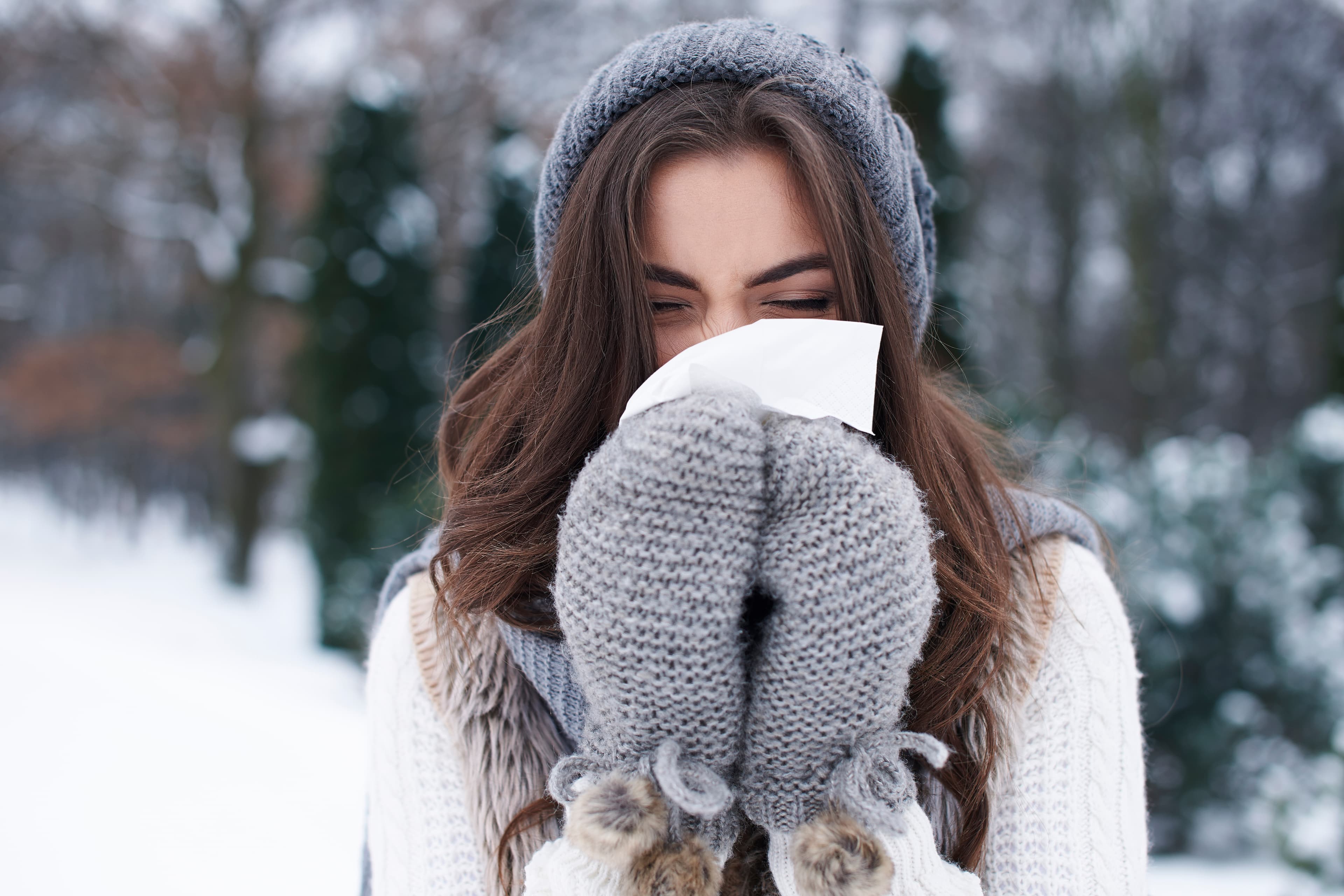 Winterzeit: Wie das kalte Wetter dein Immunsystem schwächt und was du tun kannst, wenn eine Erkältung droht