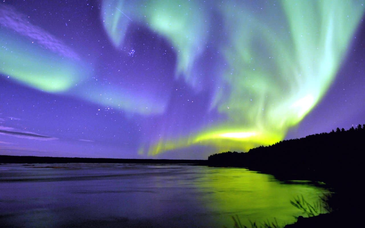Starke Sonneneruption liefert spektakuläre Polarlichter