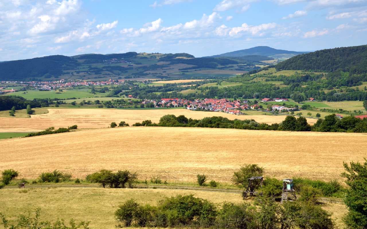 Sommerlich warm, aber zunehmend mehr Wolken und örtliche Schauer