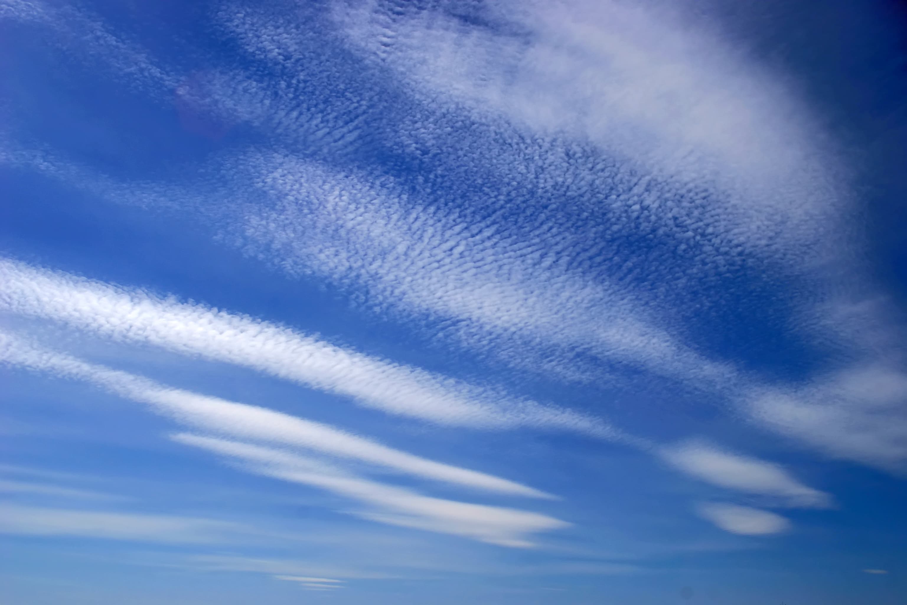 Sonnenschein und ein paar Wolken